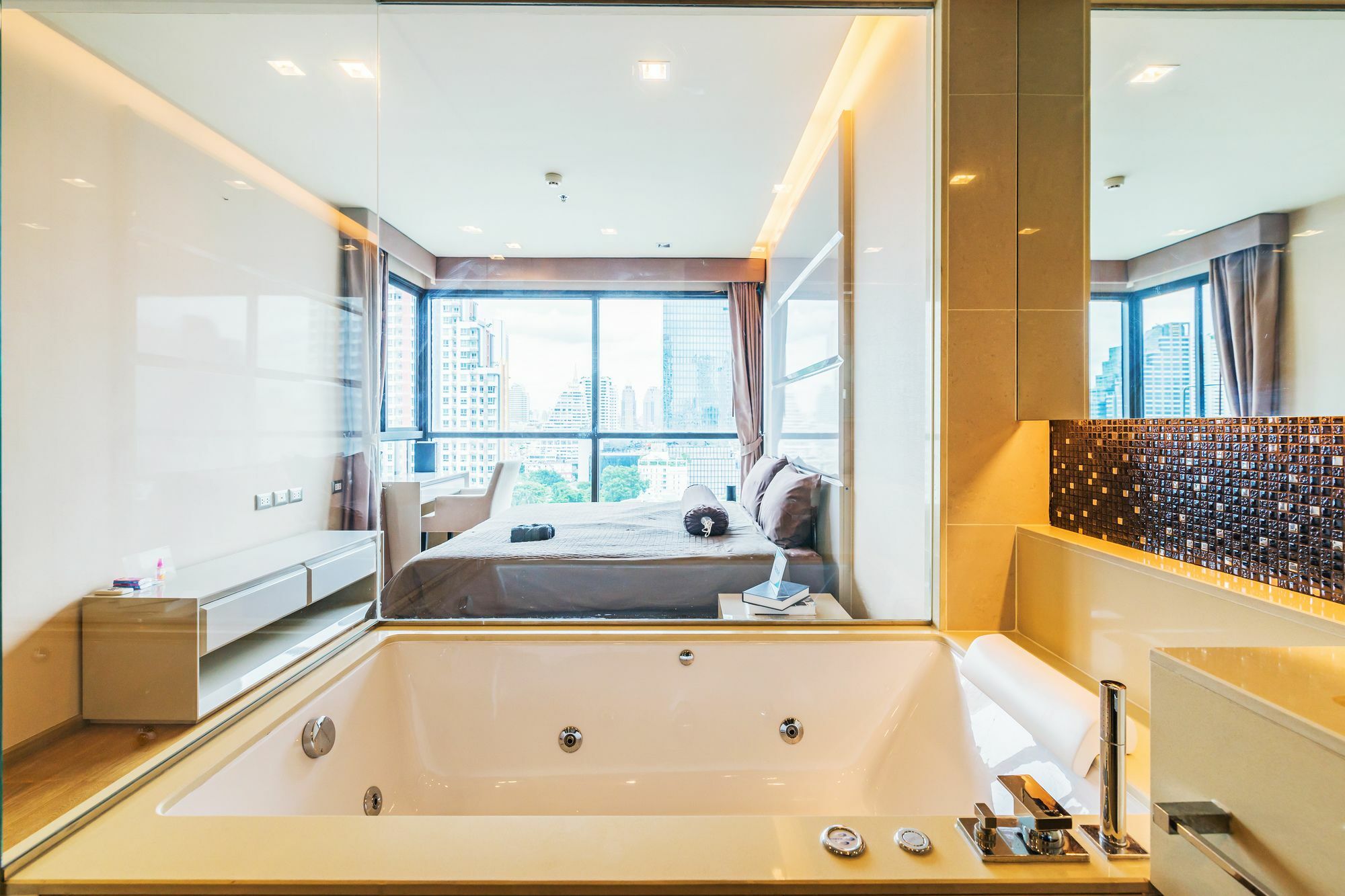 The Address Sathorn By Favstay Bangkok Exterior foto